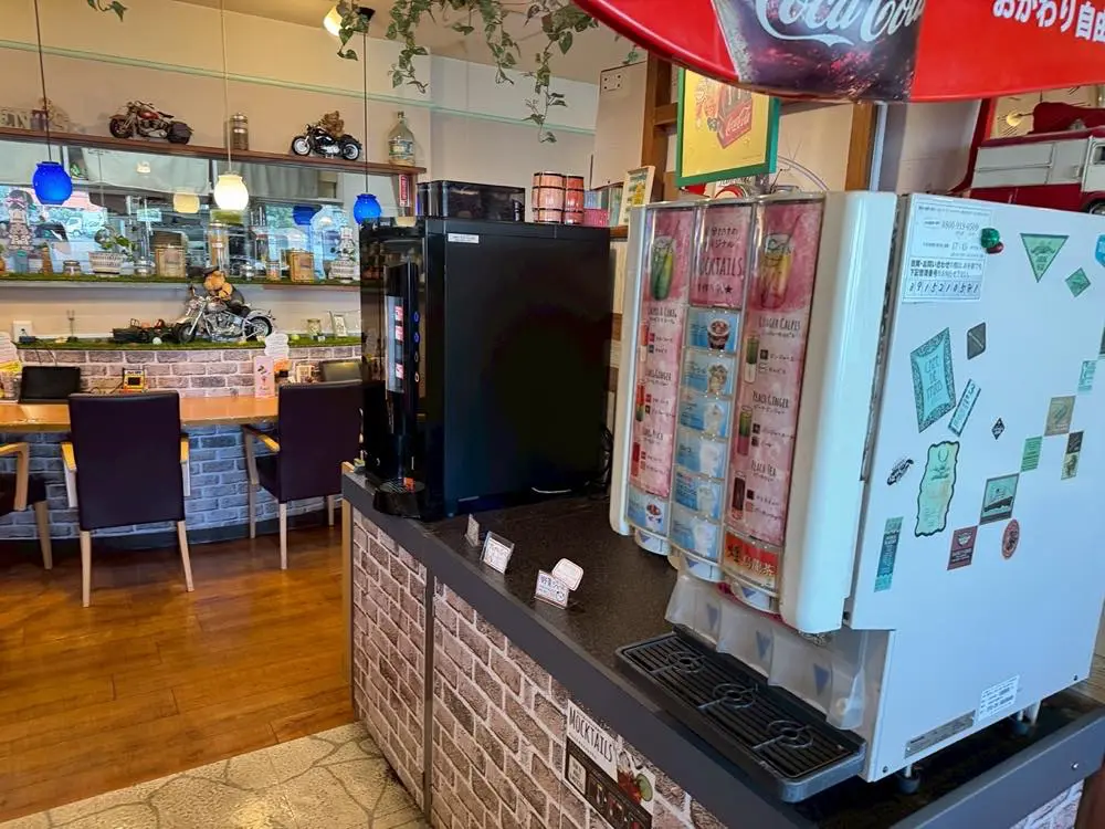 店内8