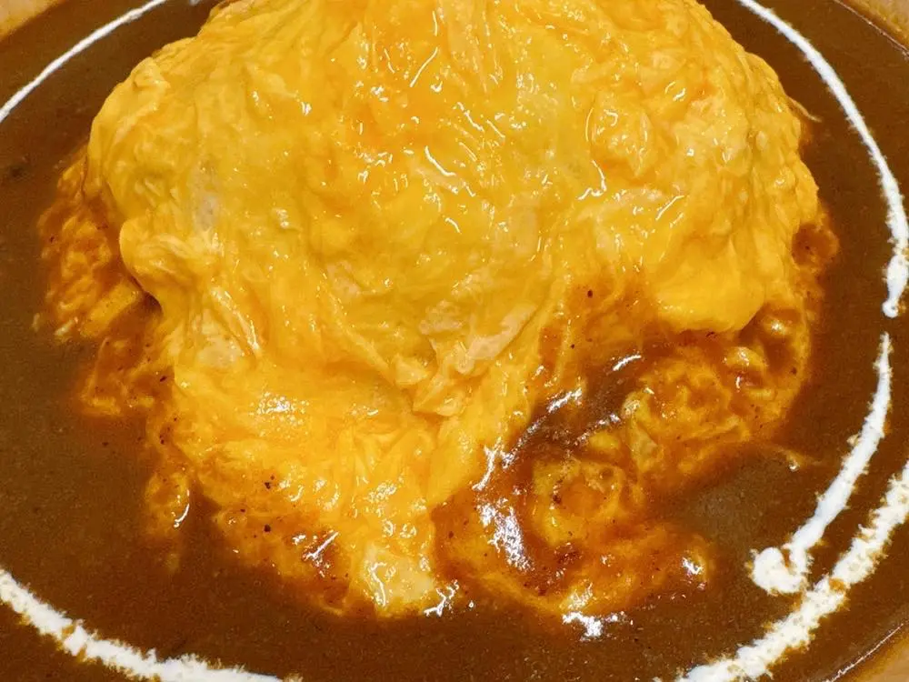 チーズインカレーオムライス